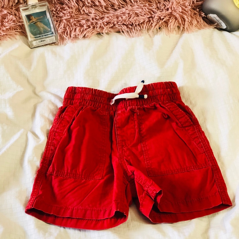 Sale!! 4/$20 Gap shorts for boys